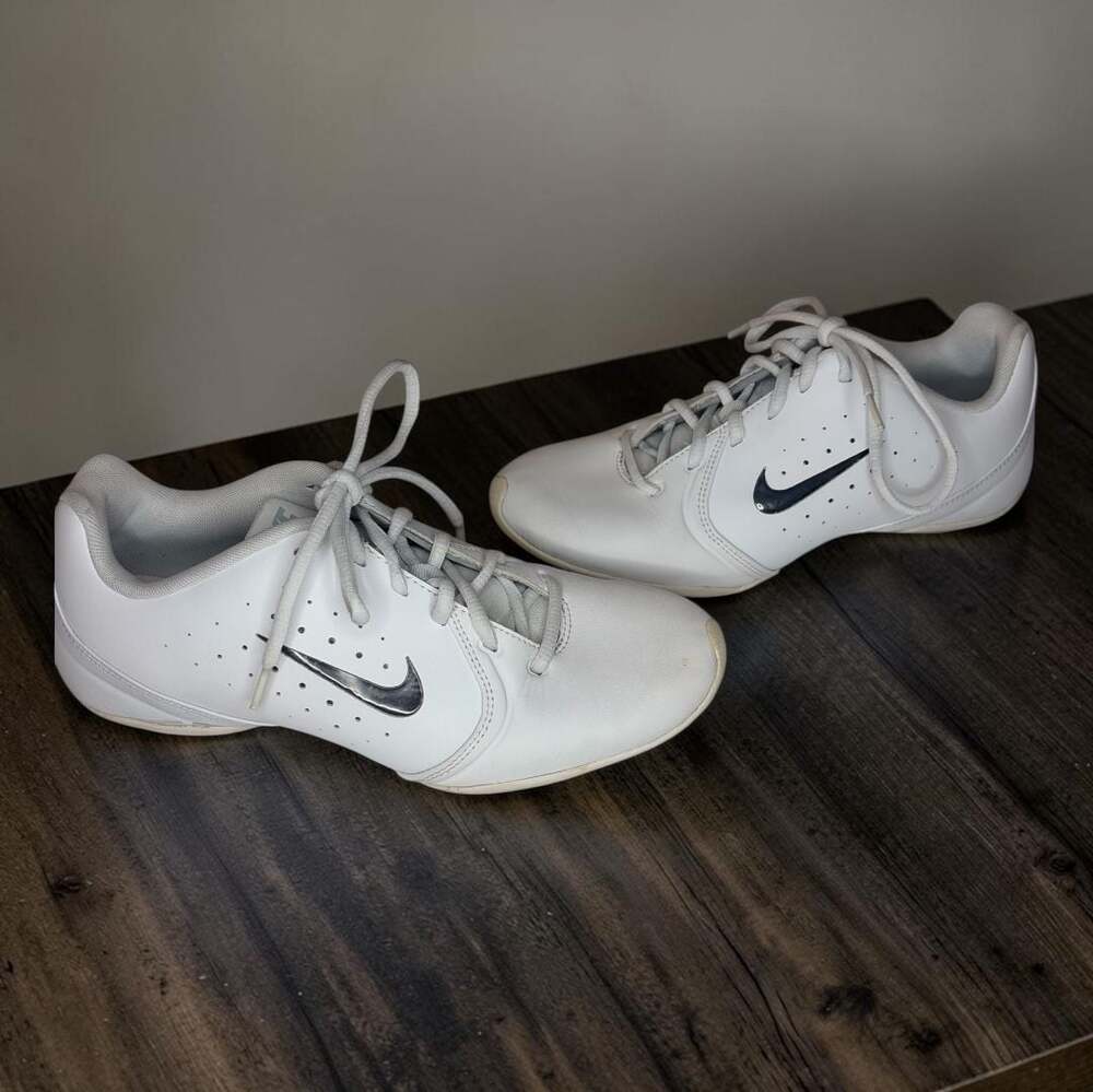 Nike Women's Sideline III Insert Cheerleading Shoes White Black Silver Size 8.5